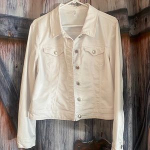 Beautiful White Tribal Jeans Jean jacket.  Size Medium. Very very nice jacket!